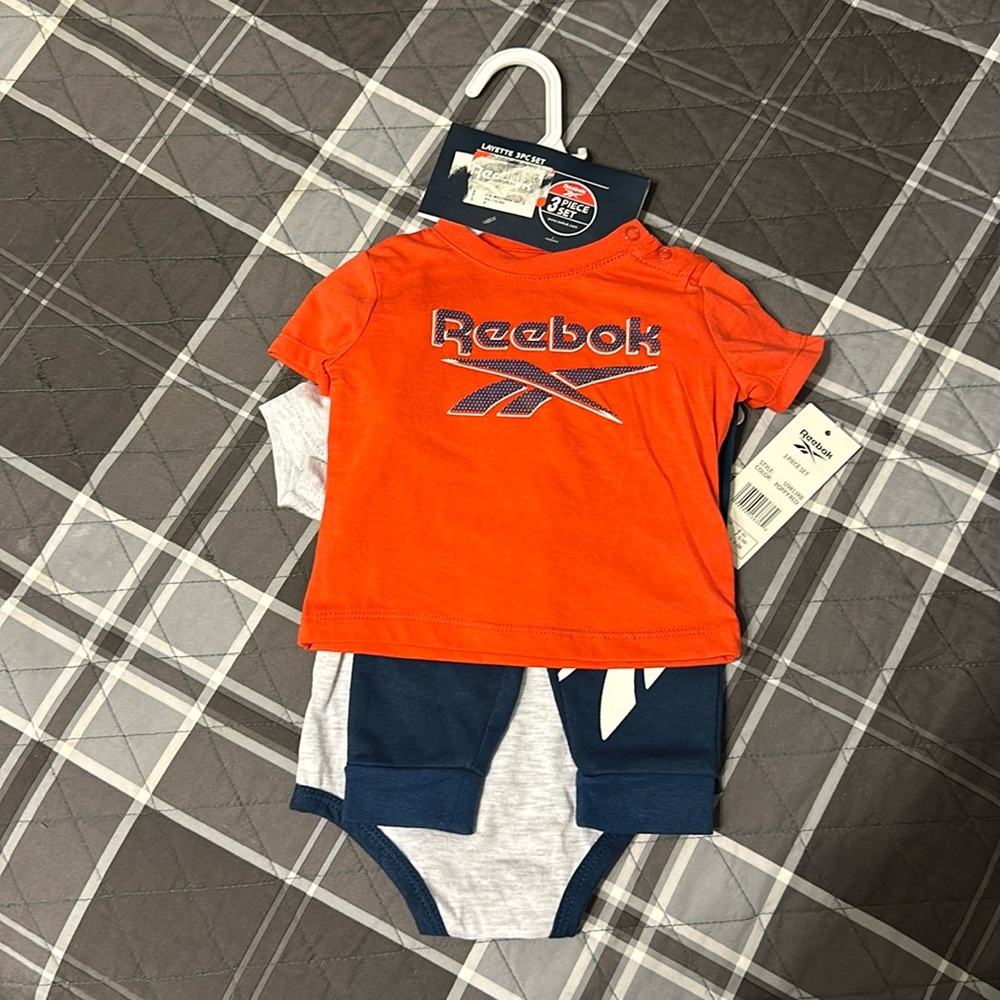 🏡NWT Reebok 3 piece set 0-3 months